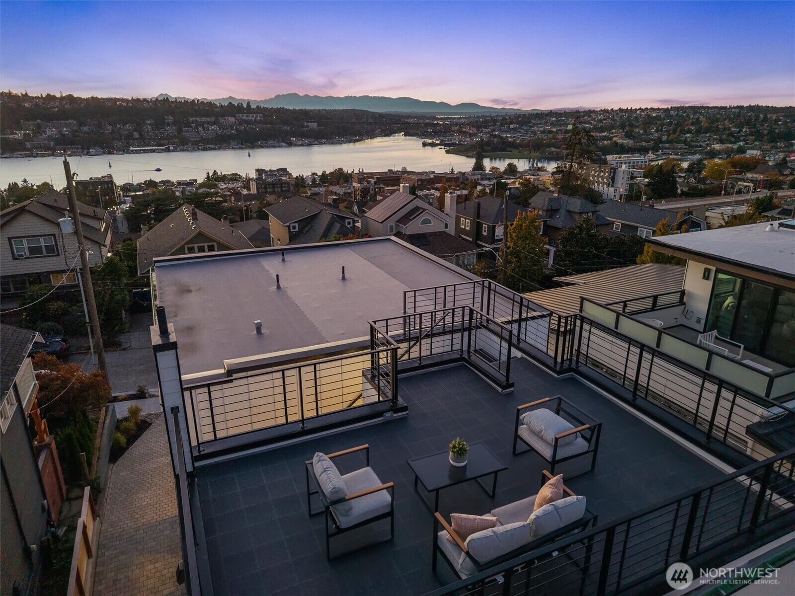 Property Photo:  2214  Broadway  E B  WA 98102 