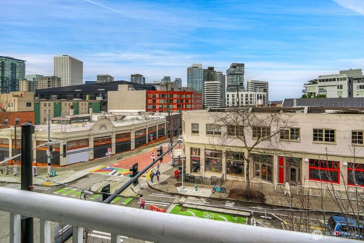 Property Photo:  303 E Pike Street  WA 98122 