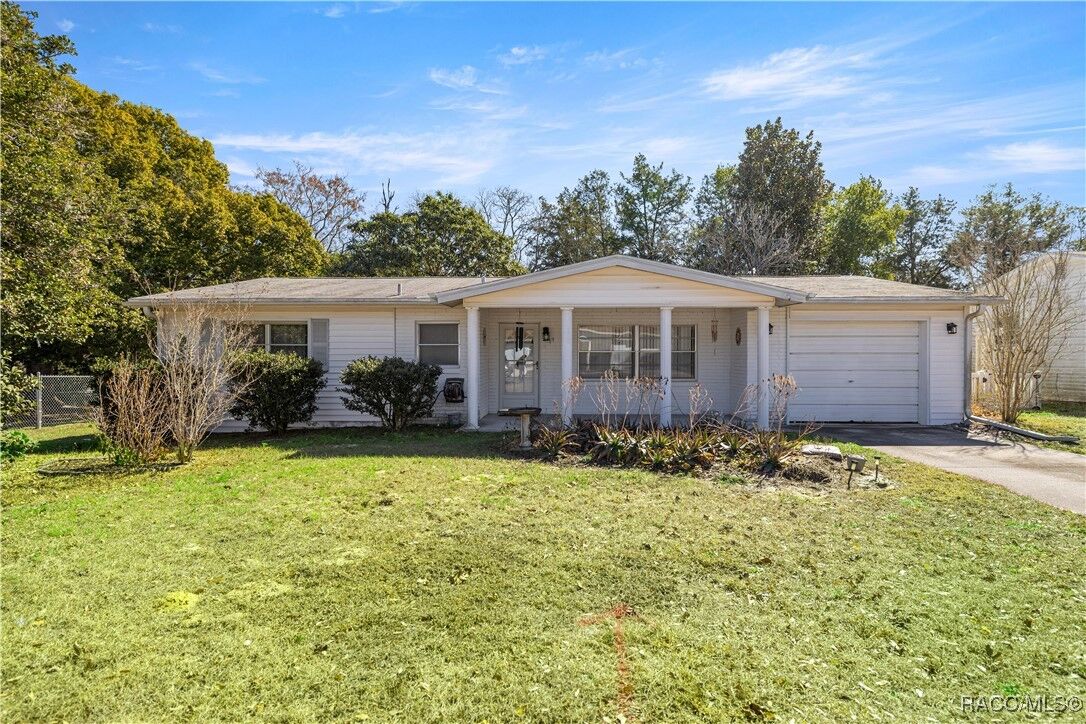 Property Photo:  99 S Jeffery Street  FL 34465 