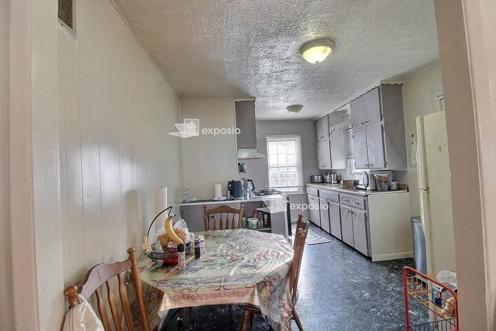 Property Photo:  1432 S Meridian  KS 67213 