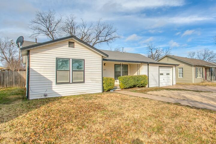 Property Photo:  1213 S Bell St  TX 76903 