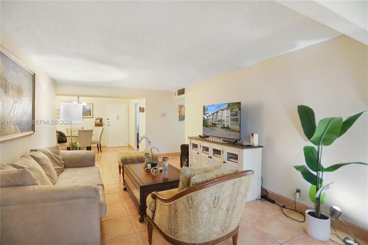 Property Photo:  6600 Cypress Rd 105  FL 33317 