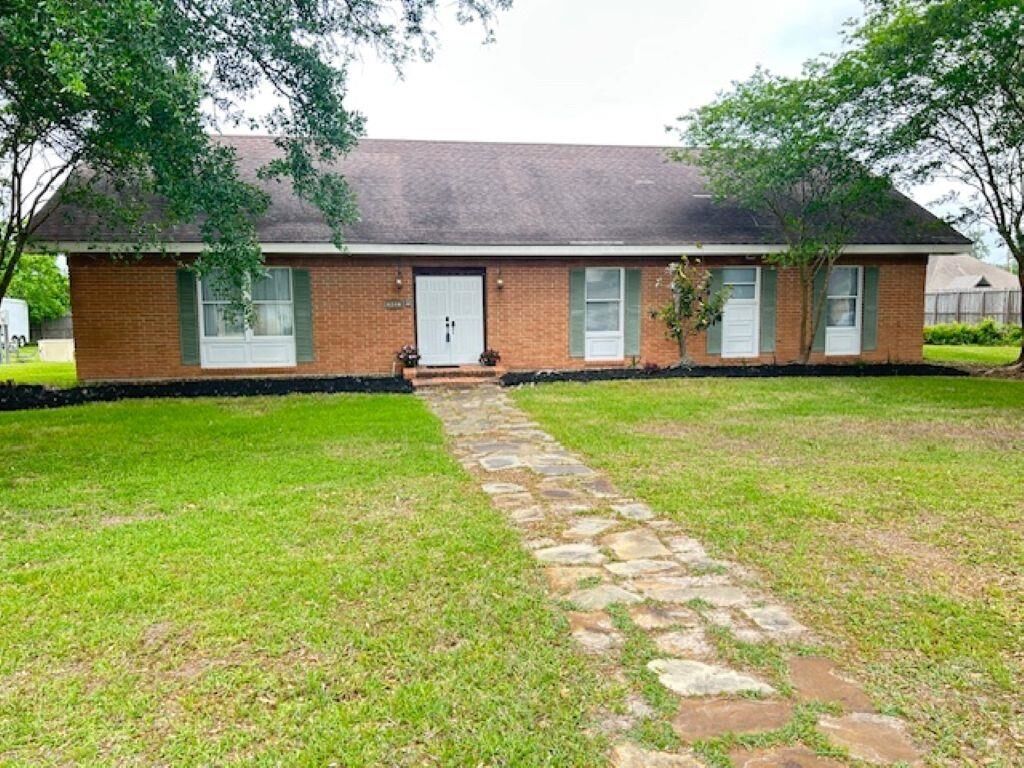 Property Photo:  2622 Park Drive  LA 70605 