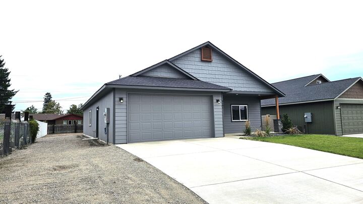 Property Photo: 8101 E Baldwin Ave WA 99212