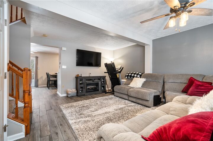 Property Photo:  747 Parkridge Ln  PA 15108 