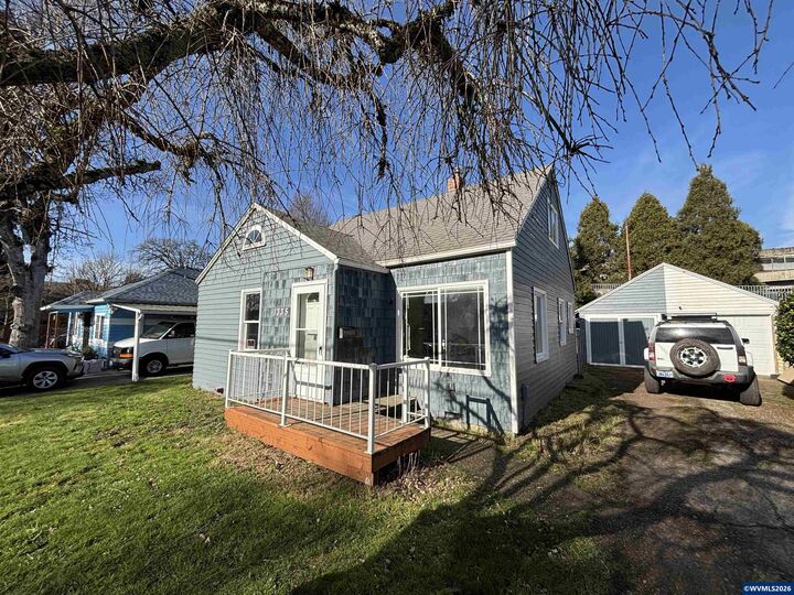 Property Photo:  1335 Lee St SE  OR 97302 