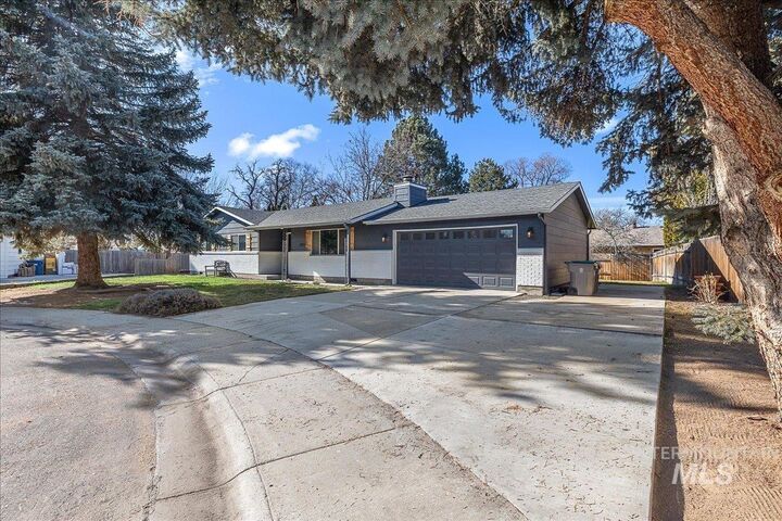 Property Photo:  2803 S Odle Way  ID 83705 