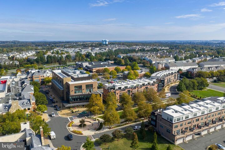 Property Photo:  42389 Willow Creek Way  VA 20148 