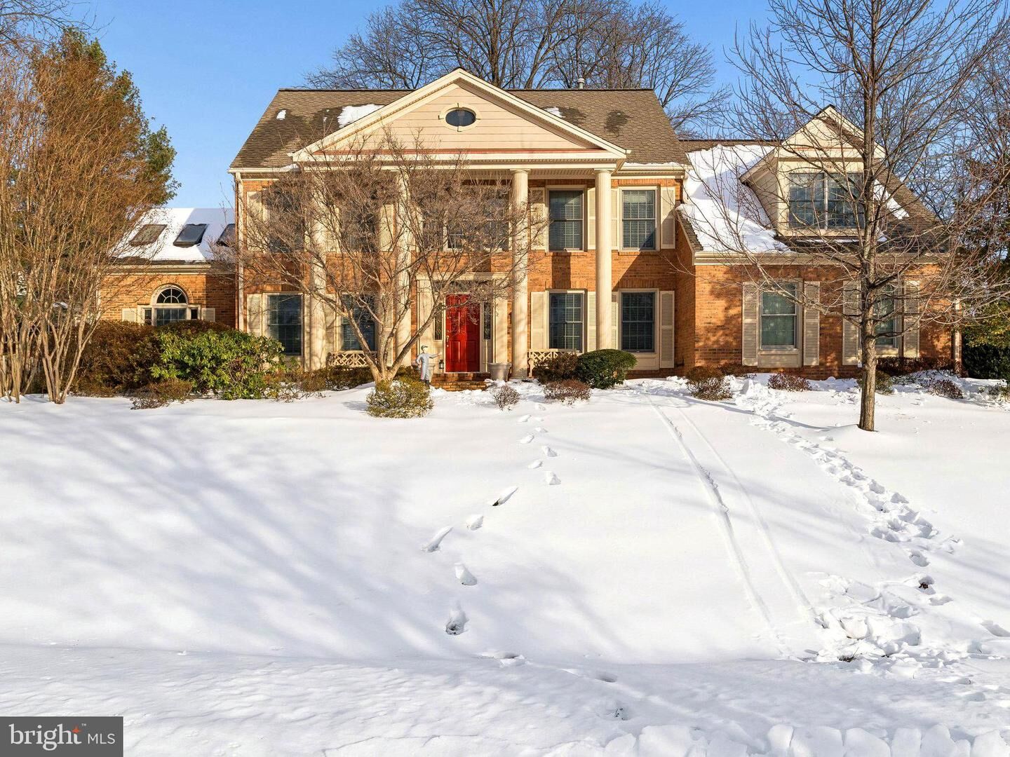 Property Photo:  404 Beauregard Drive SE  VA 20175 