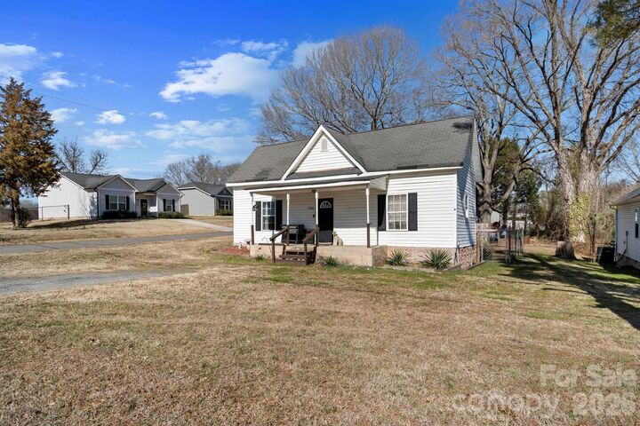 Property Photo:  1242 W Airline Avenue  NC 28052 