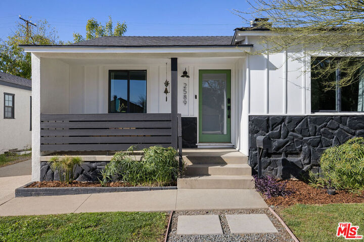 Property Photo:  2589 El Sol Ave  CA 91001 