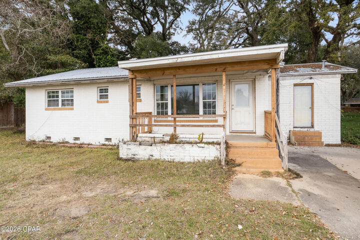 Property Photo:  284 Airport Boulevard  FL 32503 