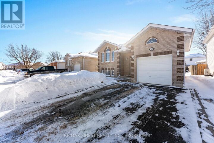 Property Photo: 1909 Spindlewood Street ON K7P 3G5