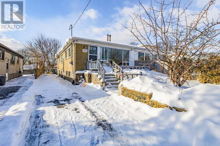 Property Photo:  210 Linden Avenue  ON M1K 3H8 