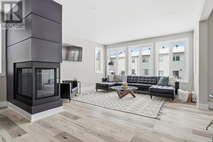 Property Photo:  114 Dun Skipper Drive  ON K1X 0G2 