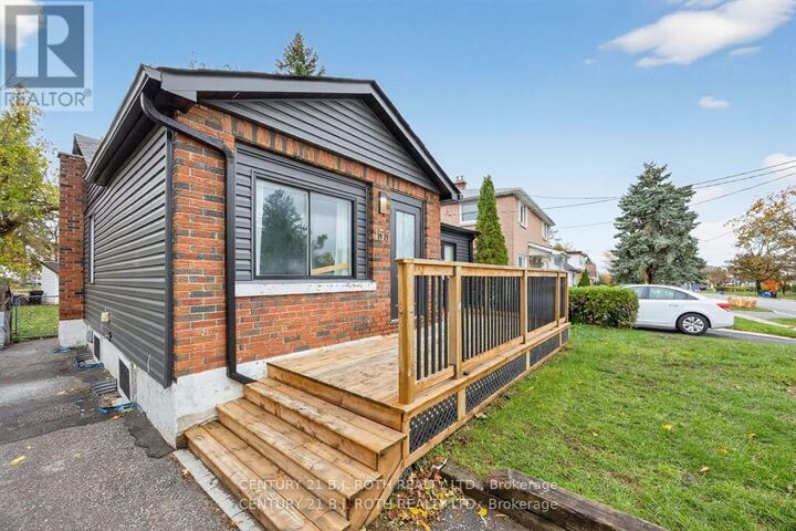 Property Photo:  155 Penetang Street  ON L4M 1V9 