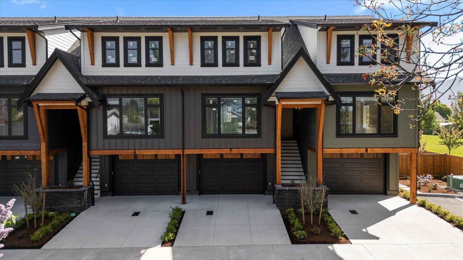 Property Photo:  46106 Riverside Drive 6  BC V2P 3K9 