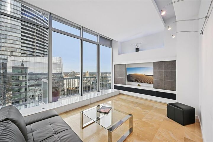 Property Photo:  3324 Peachtree Road NE 3015  GA 30326 