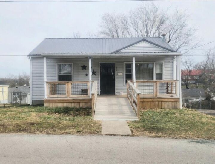 Property Photo:  165 S Sunset Lane  KY 40330 