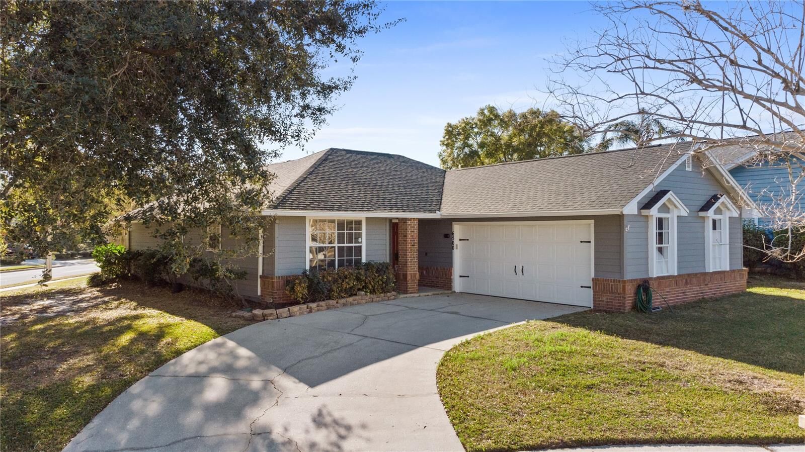 Property Photo:  6500 Grosvenor Lane  FL 32835 