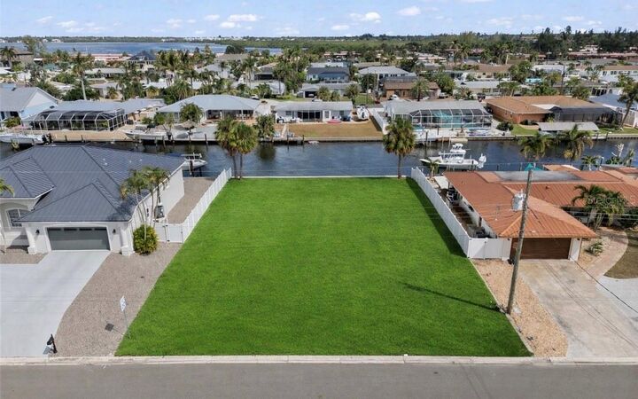 Property Photo:  4007 100th Street W  FL 34210 