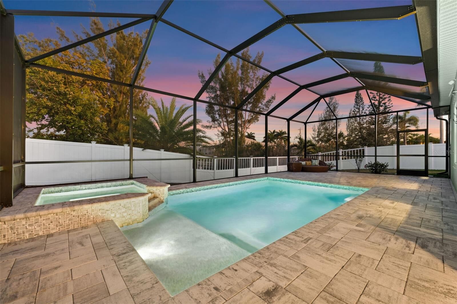 Property Photo:  2213 SW 7th Place  FL 33991 