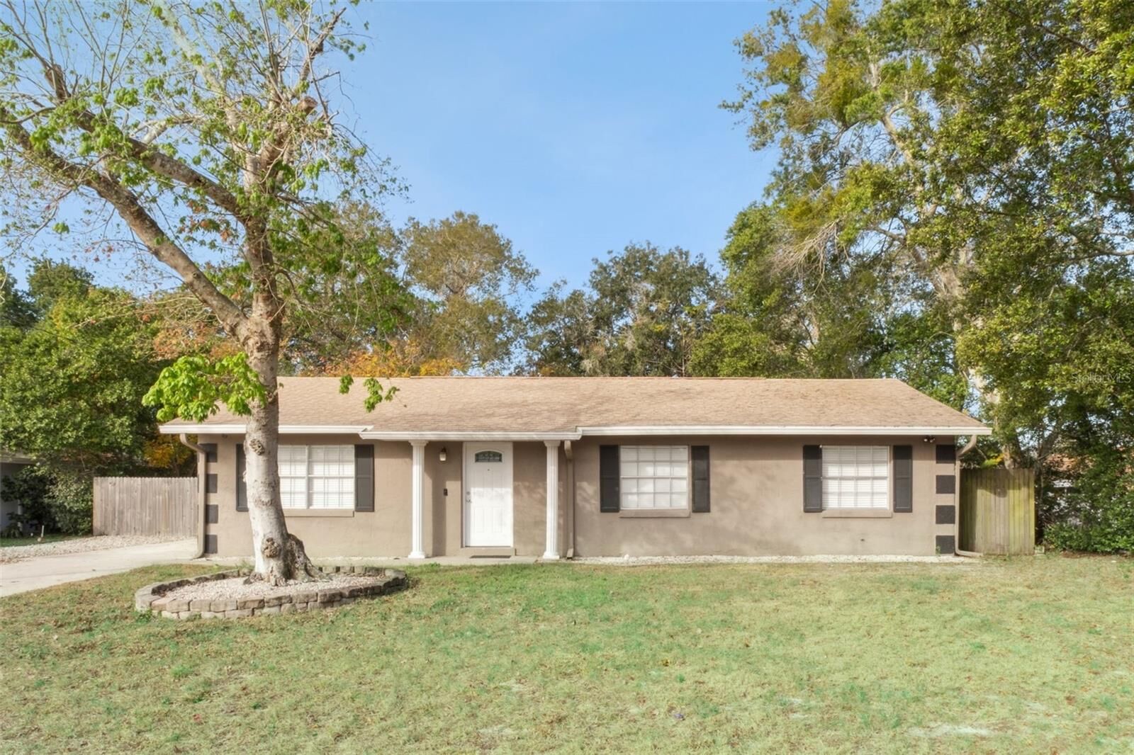 Property Photo:  2102 Nedra Avenue  FL 32725 