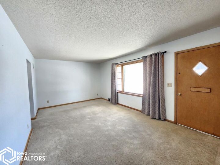 Property Photo:  616 S Louisiana Avenue  IA 50401 