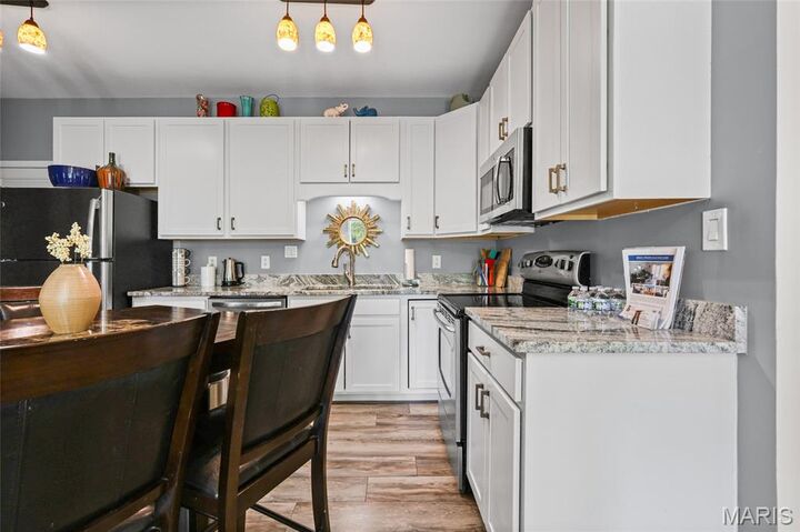 Property Photo:  885 Forest Avenue 303  MO 63088 