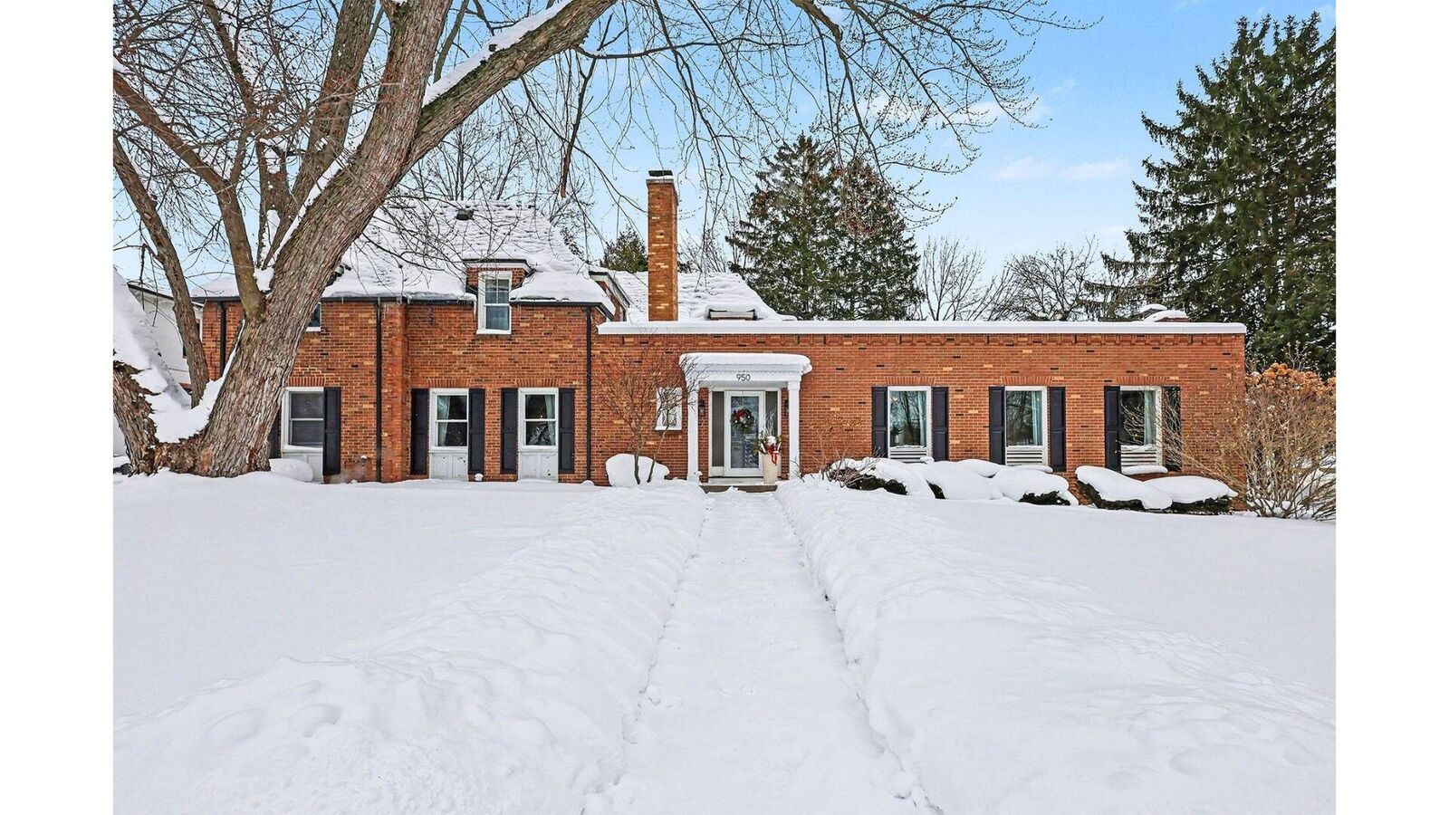 Property Photo:  950 San Jose Drive SE  MI 49506 