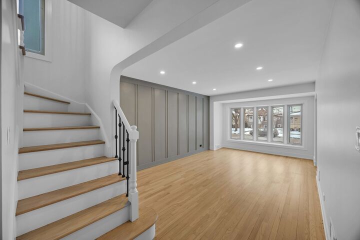 Property Photo:  5525 S Moody Avenue  IL 60638 