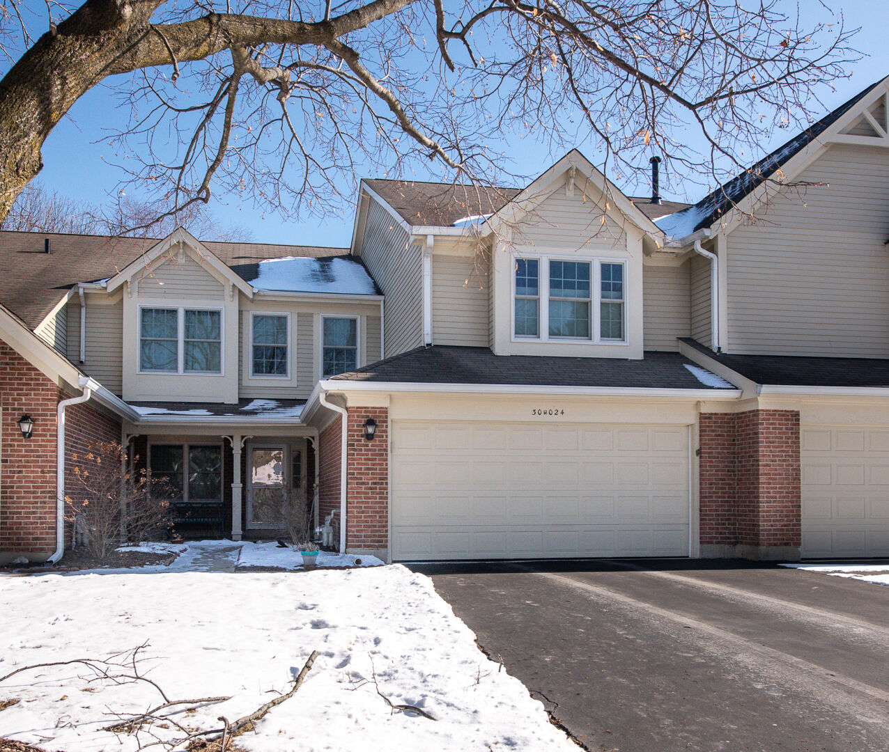Property Photo: 30W024 Redwood Court IL 60555