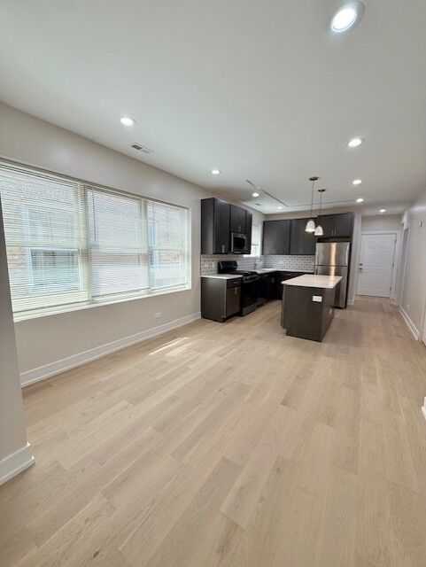 Property Photo: 5852 N Artesian Avenue 1 IL 60659