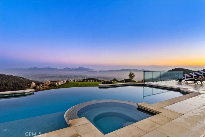 Property Photo:  37730 Via Baya  CA 92562 