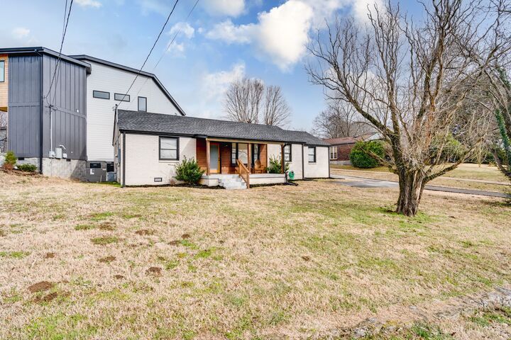 Property Photo:  919 Crescent Hill Rd  TN 37206 