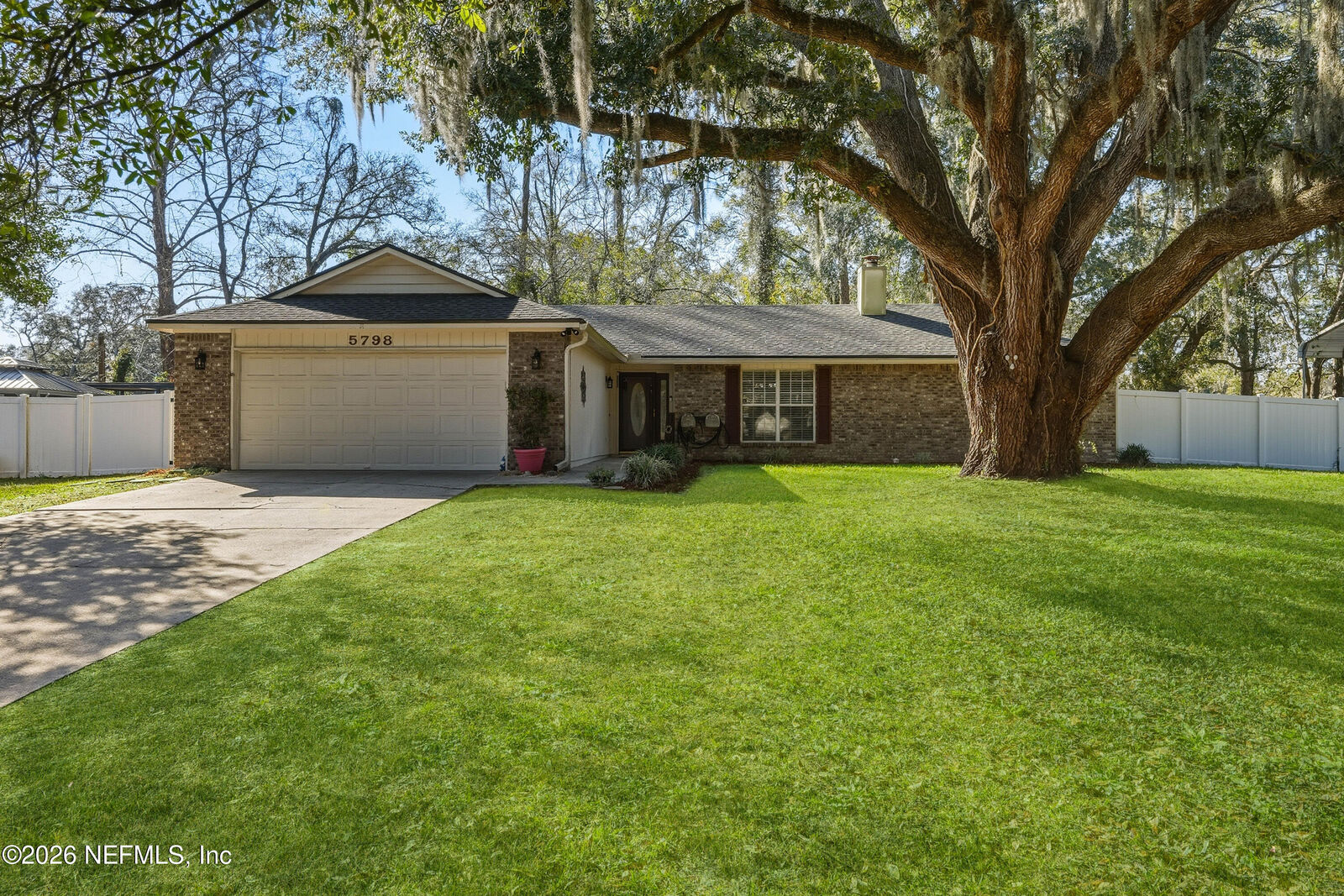 Property Photo:  5798 Country Mill Court  FL 32222 