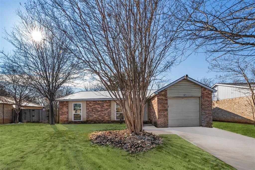 Property Photo:  3817 Longmeadow Way  TX 76133 