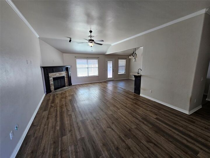 Property Photo:  1428 SE 17th Place  OK 73065 