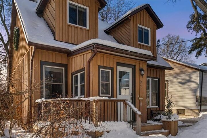 Property Photo:  31 Hunter Street  ON L9H 1E5 