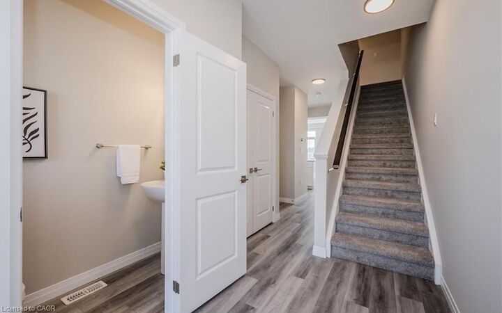 Property Photo:  73 Ayr Meadows Crescent  ON N0B 1E0 