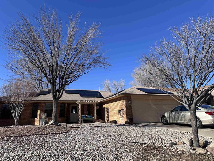 Property Photo: 2435 Cherry Hills Dr NM 88310