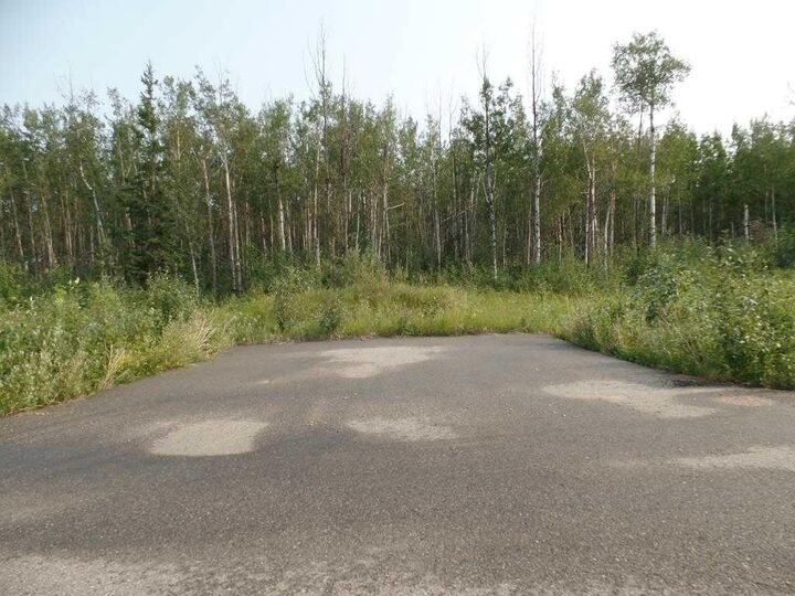 Property Photo: 13348 672A Township 316 AB T0A 2C0