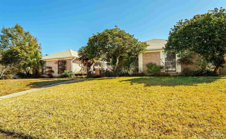 Property Photo:  3941 Leesway Cir  FL 32504 