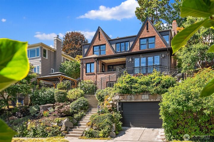 Property Photo:  3220  Sierra Drive S  WA 98144 