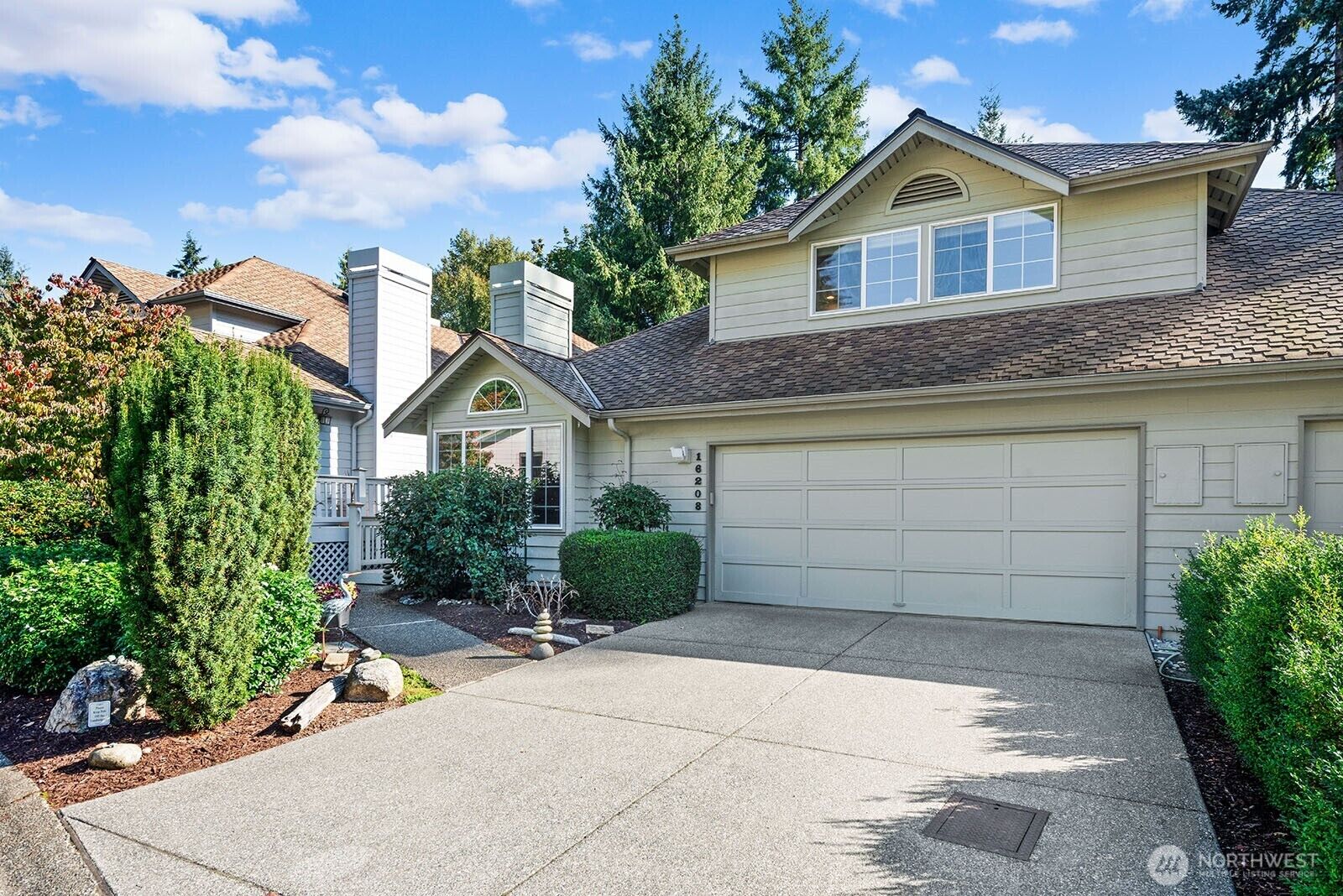 Property Photo:  16208 SE 33rd Circle  WA 98008 