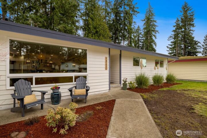 Property Photo:  14230  143rd Avenue SE  WA 98059 
