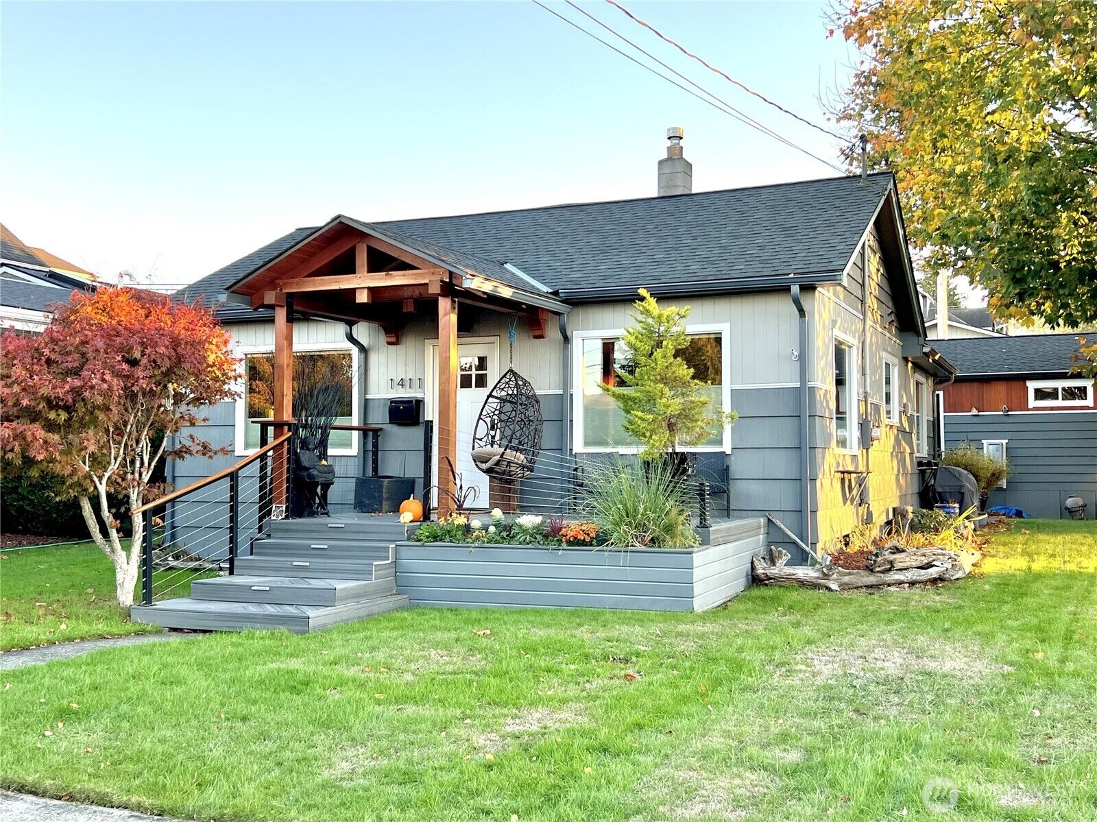 Property Photo:  1411  5th Street  WA 98221 