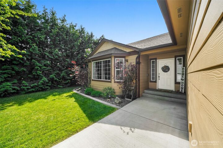 Property Photo:  442  Copley Drive  WA 98837 