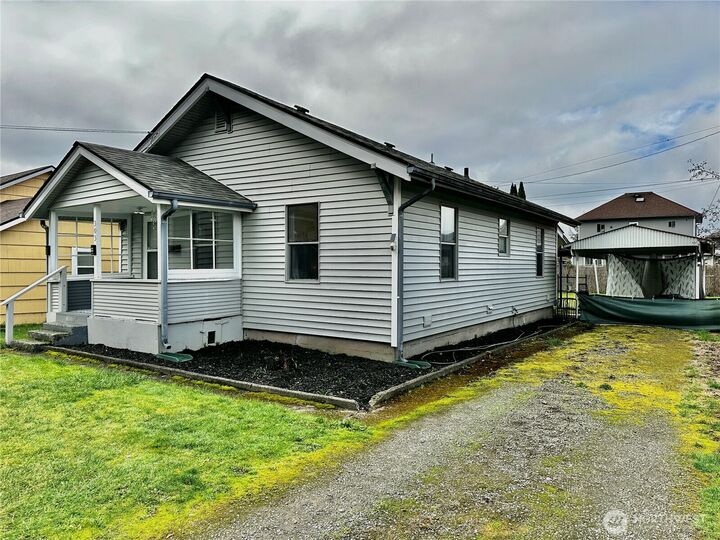 Property Photo:  303 S Buckner Street  WA 98531 