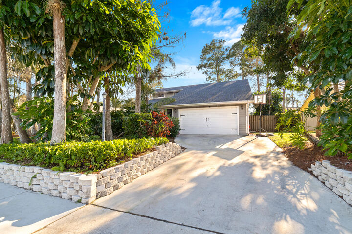 Property Photo: 1045 Raintree Lane FL 33414